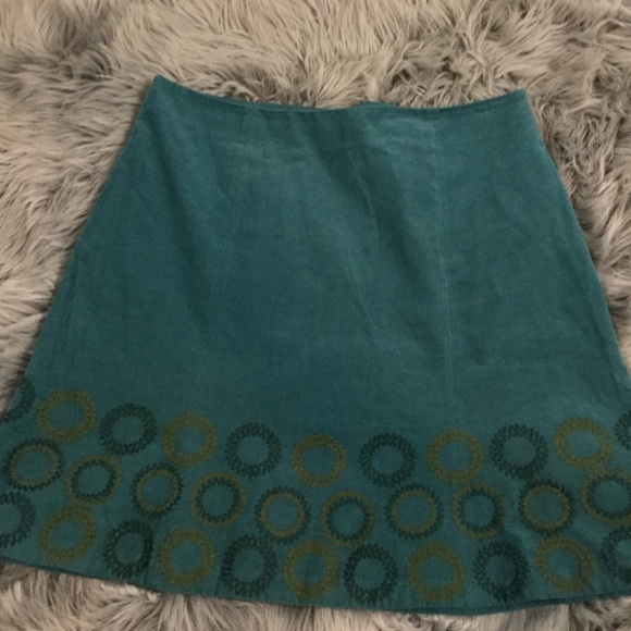 Boden Dresses & Skirts - Boden corduroy embroidered skirt